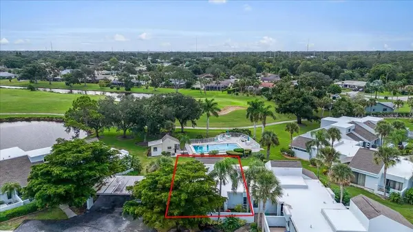 2319 LAKESIDE MEWS #B3, Sarasota, FL 34235