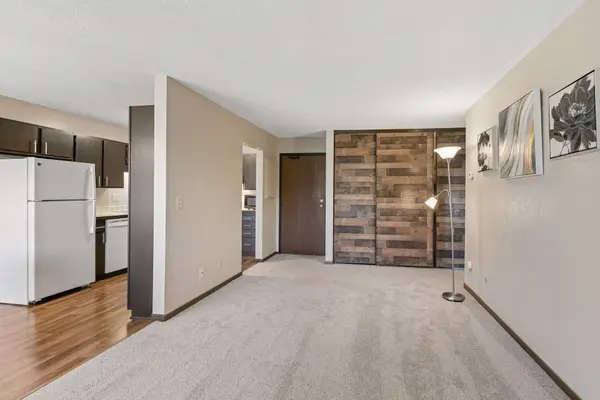4350 Trenton LN N #204, Plymouth, MN 55442