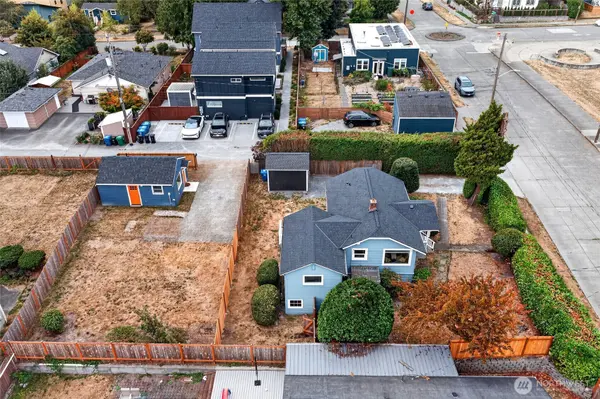 2907 SW Cloverdale St, Seattle, WA 98126