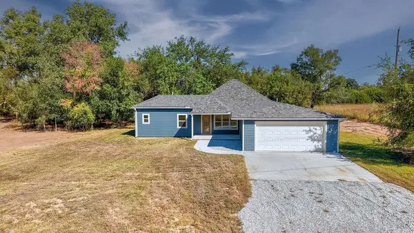 2118 W Radio Ln, Arkansas City, KS 67005