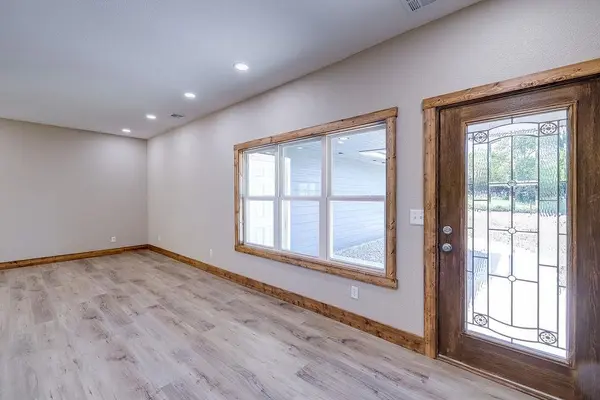 2118 W Radio Ln, Arkansas City, KS 67005