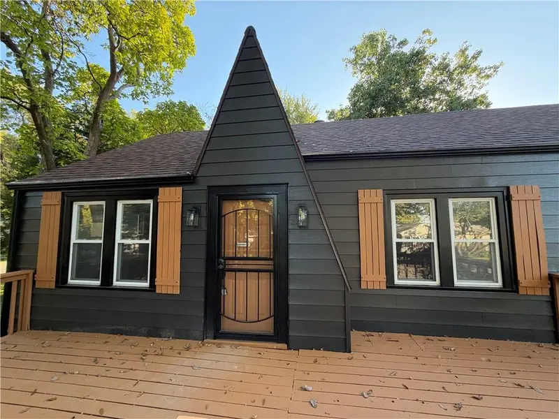 4641 N Elmwood AVE, Kansas City, MO 64117