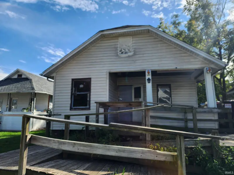 1514 Keller ST, South Bend, IN 46628-3245