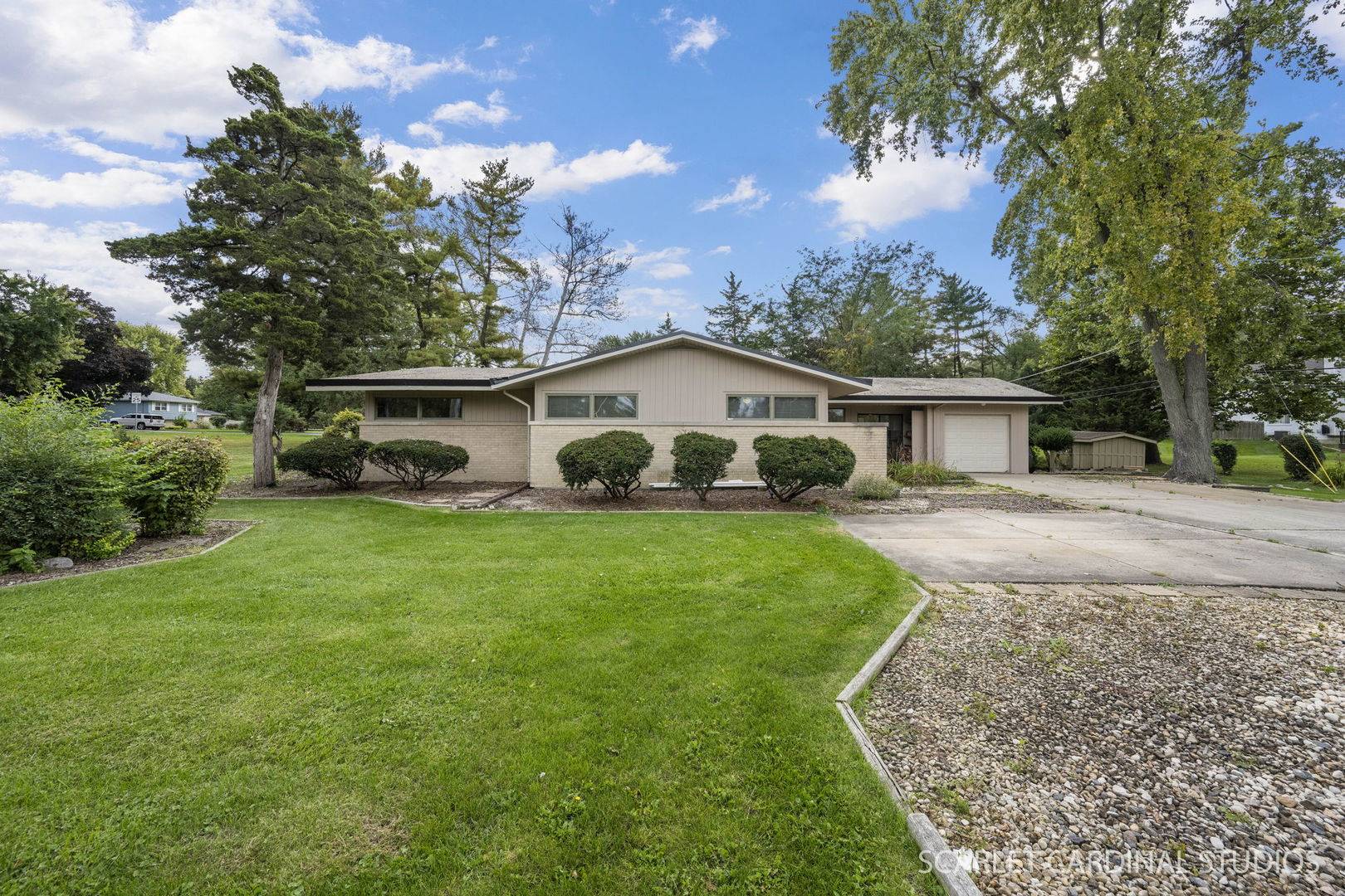 1S414 School ST, Lombard, IL 60148