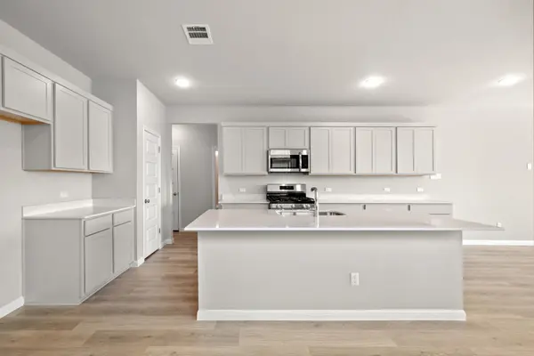 185 Hornet ST, Elgin, TX 78621
