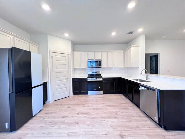 2108 Daleside LN, Austin, TX 78754
