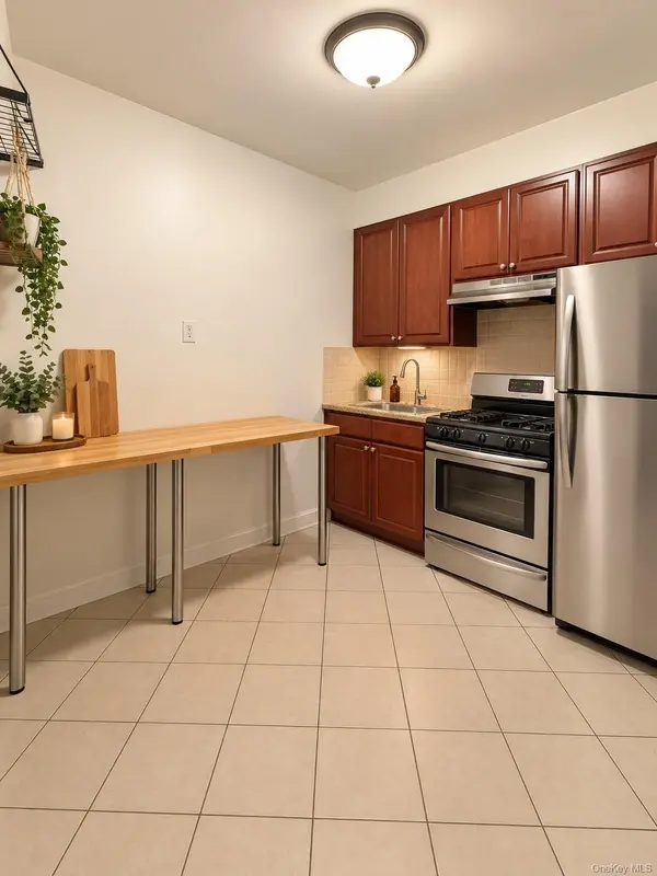 685 Manhattan AVE #3F, Brooklyn, NY 11222