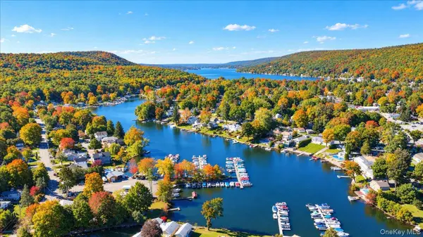 17 Lakelands AVE, Greenwood Lake, NY 10925