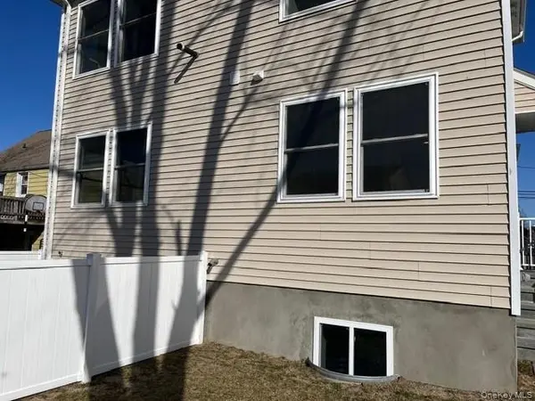 17 Firwood RD #A, Port Washington, NY 11050