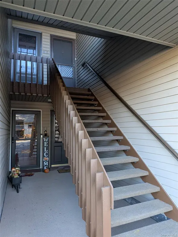 6 Knightsbridge #L, Poughkeepsie, NY 12603