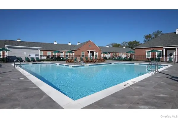 75 Circle DR #91-105, Central Islip, NY 11722