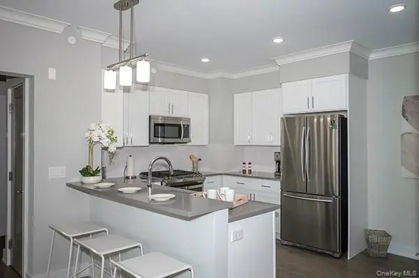75 Circle DR #91-105, Central Islip, NY 11722