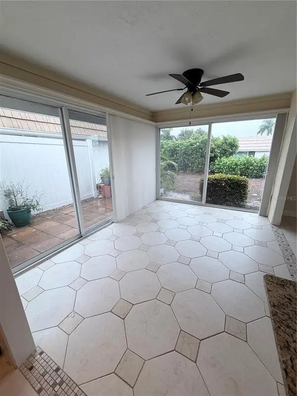 2320 AQUABLUFF PL #V274, Sarasota, FL 34231
