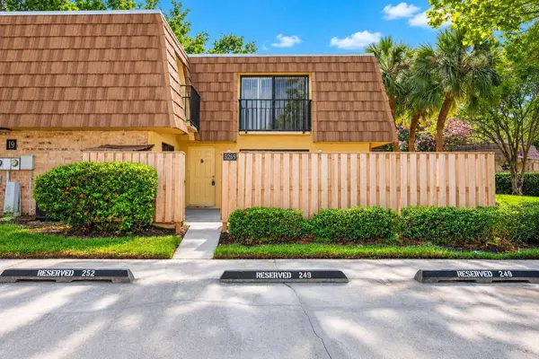 5269 BROOK CT #249, Orlando, FL 32811