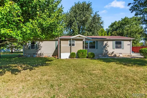 1019 E Seneca ST, Litchfield, IL 62056