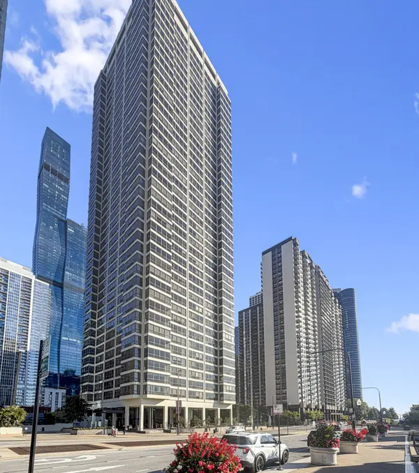 360 E Randolph ST #2203, Chicago, IL 60601