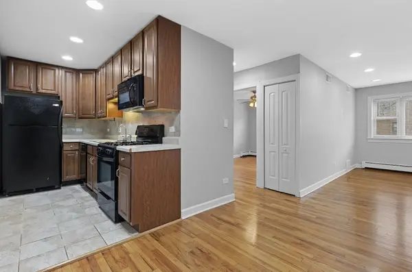 3161 N Cambridge AVE #305, Chicago, IL 60657