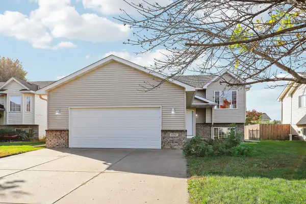 890 Newport AVE, Shakopee, MN 55379