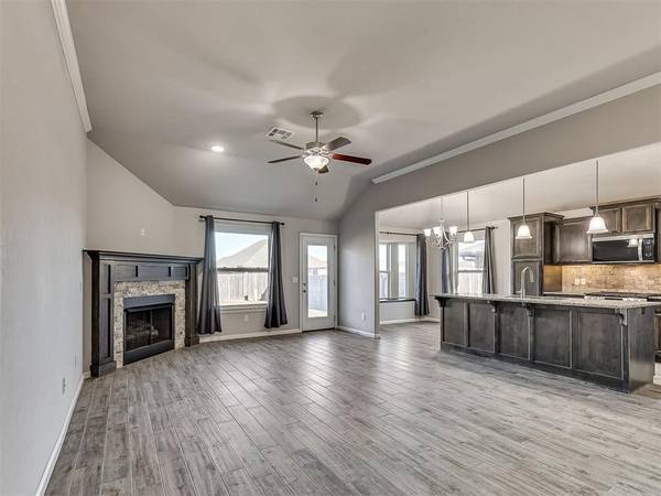 3029 NW 182nd ST, Edmond, OK 73012