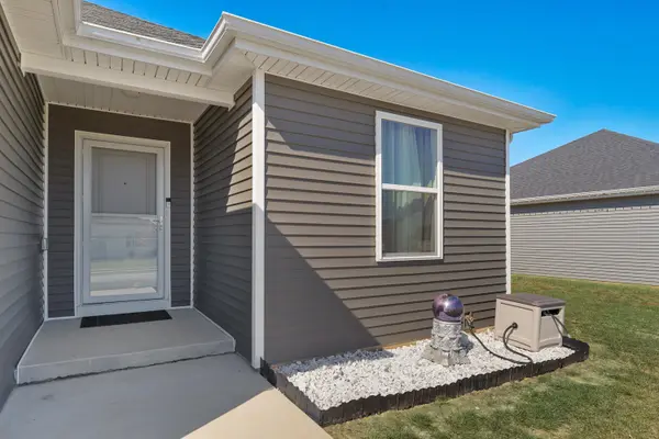529 W Oak Lawn ST, Rogersville, MO 65742