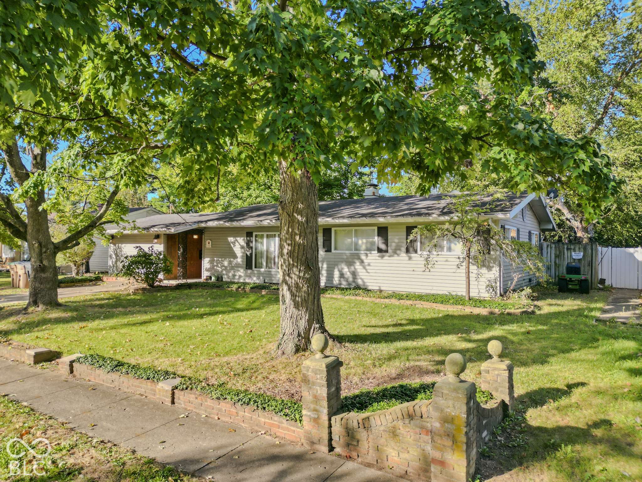 2820 Lucas WAY, Columbus, IN 47203