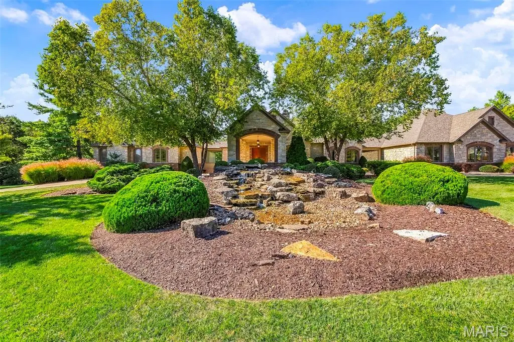 1177 August Lake DR, Defiance, MO 63341