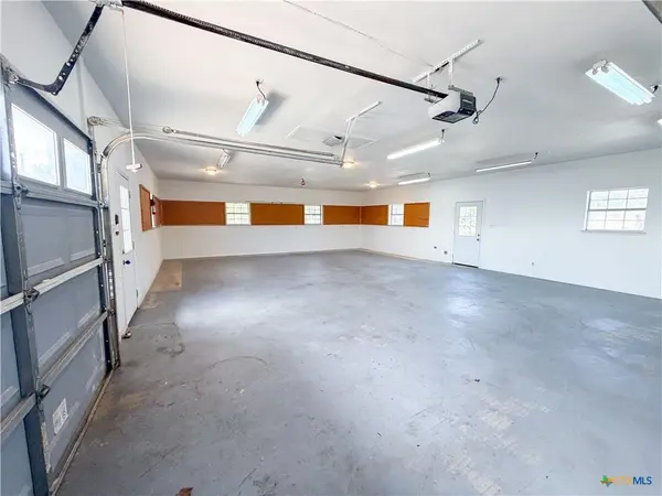 875 Spring Creek LN, Copperas Cove, TX 76522