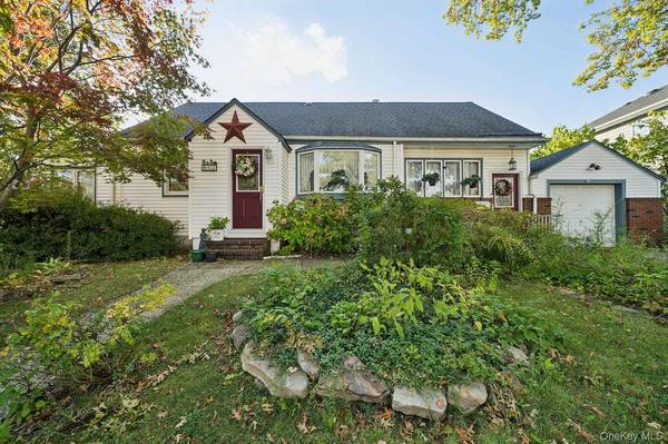 64 Collfield AVE, Staten Island, NY 10302