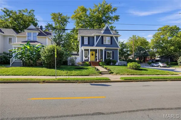 735 Jefferson ST, St Charles, MO 63301