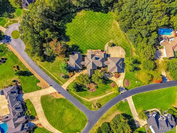 1177 August Lake DR, Defiance, MO 63341