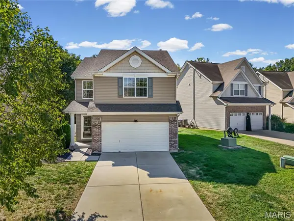 513 Parkgate DR, Lake St Louis, MO 63367