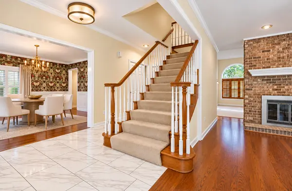 2412 Clifton CT, Naperville, IL 60565