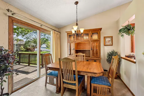 4292 Eagle Crest DR, Eagan, MN 55122