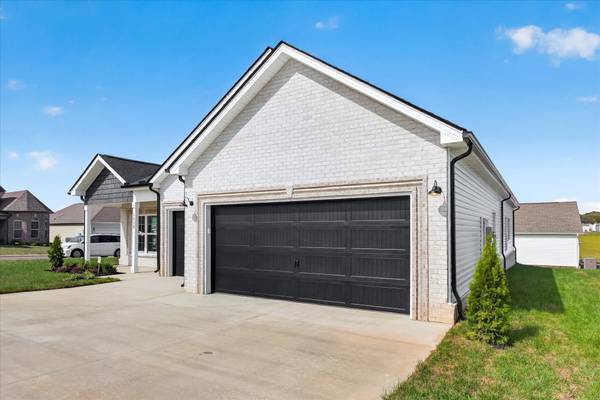 1298 Mourning Cloak Dr, Clarksville, TN 37043