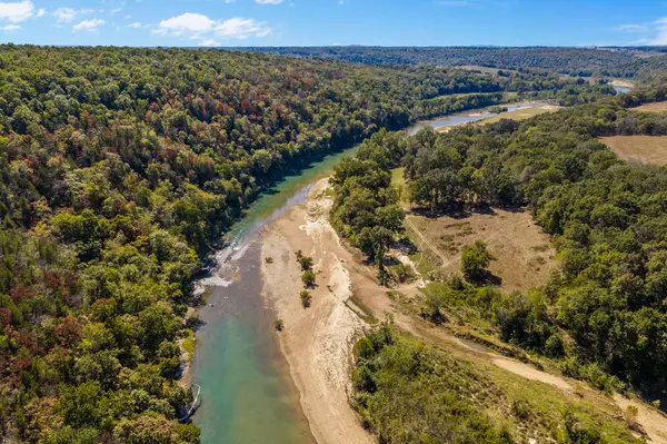 000 County Road 317, Tecumseh, MO 65760
