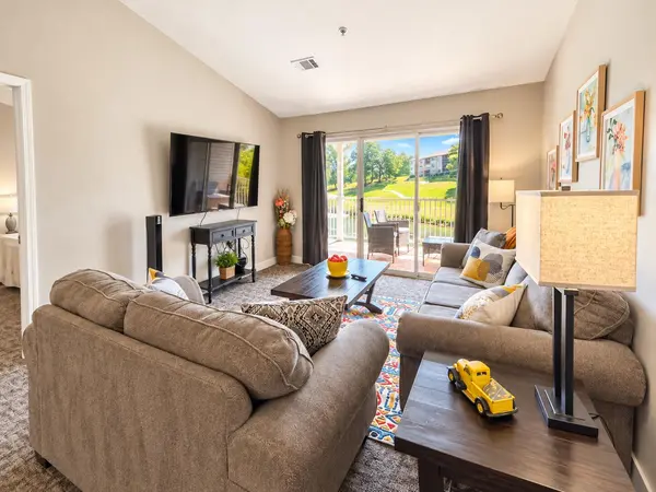31 Golfshores DR #Apt 18, Branson, MO 65616