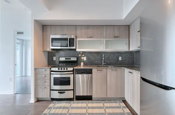 36 Lisgar ST #1511, Toronto C01, ON M6J 0C7