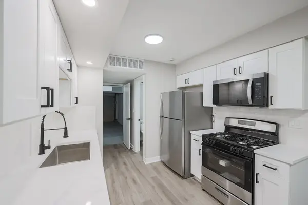 810 Gloucester DR #126, Elk Grove Village, IL 60007