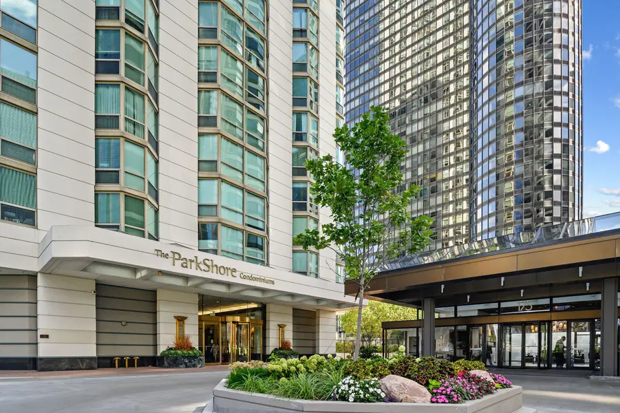 195 N HARBOR DR #2408, Chicago, IL 60601