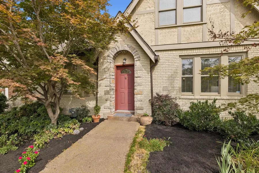 230 Cherokee Rd, Nashville, TN 37205