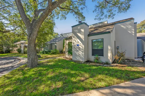 10 Townhouse CIR, Wimberley, TX 78676