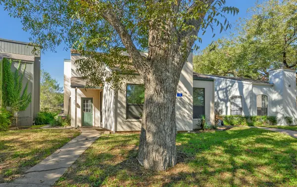 10 Townhouse CIR, Wimberley, TX 78676