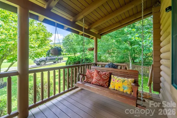 91 Tibi LN, Waynesville, NC 28785