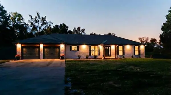 8714 Albany RD, Orrick, MO 64077