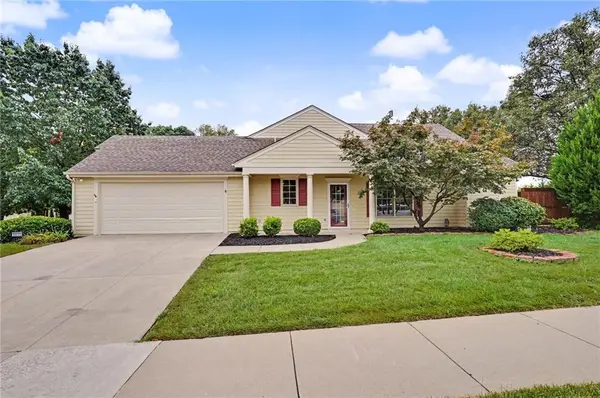 5933 Longleaf CIR, Lawrence, KS 66049