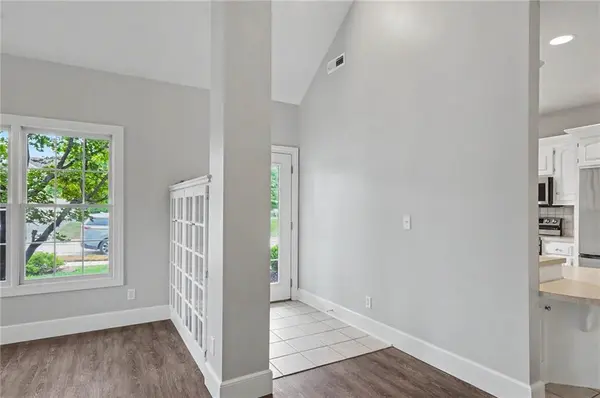 5933 Longleaf CIR, Lawrence, KS 66049