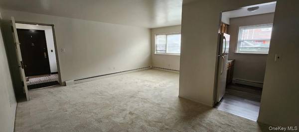 400 N corona #B3, Valley Stream, NY 11580