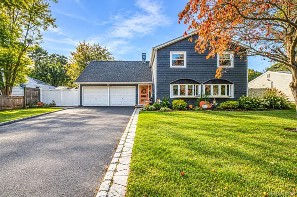 76 Corbin AVE, Patchogue, NY 11772