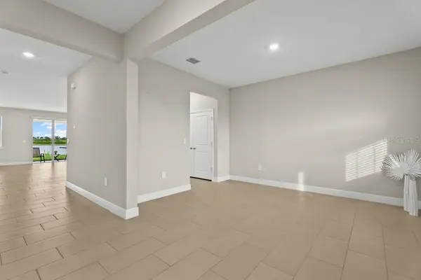 5728 WOODLAND SAGE DR, Sarasota, FL 34238