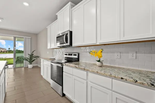 5728 WOODLAND SAGE DR, Sarasota, FL 34238